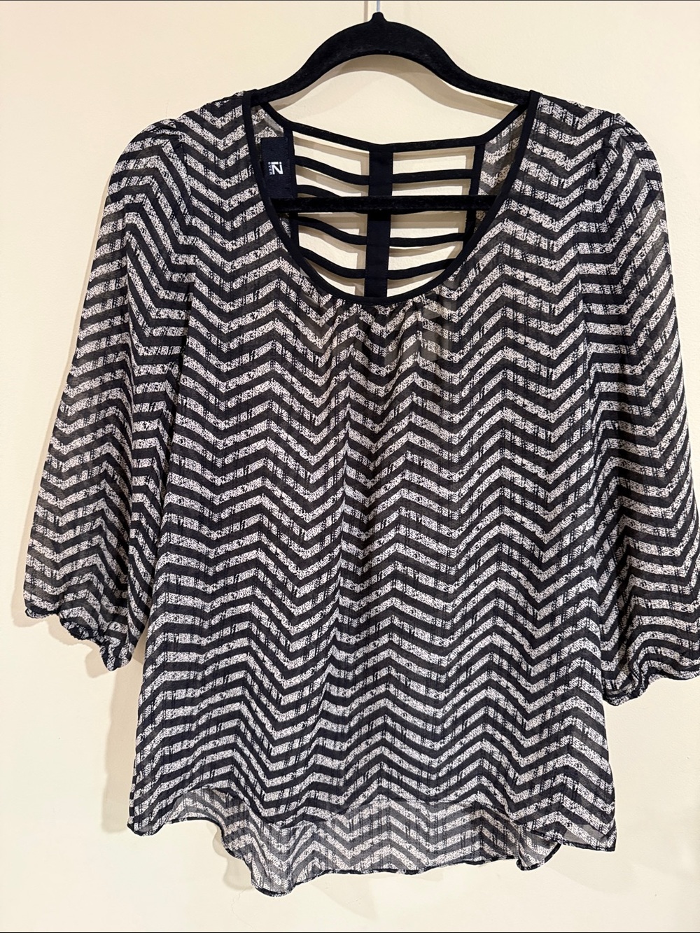 Iz Byer Black and White Chevron Ladder-Back & Cream Blouse size large 👇👇